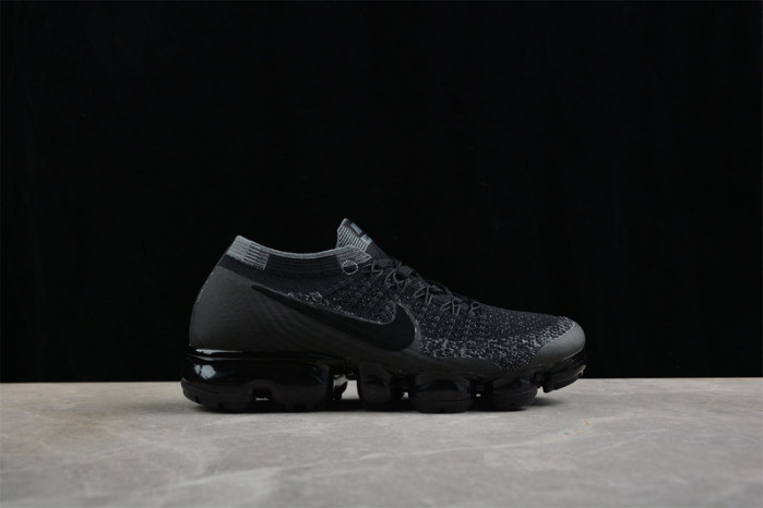 NIKE Air VaporMax