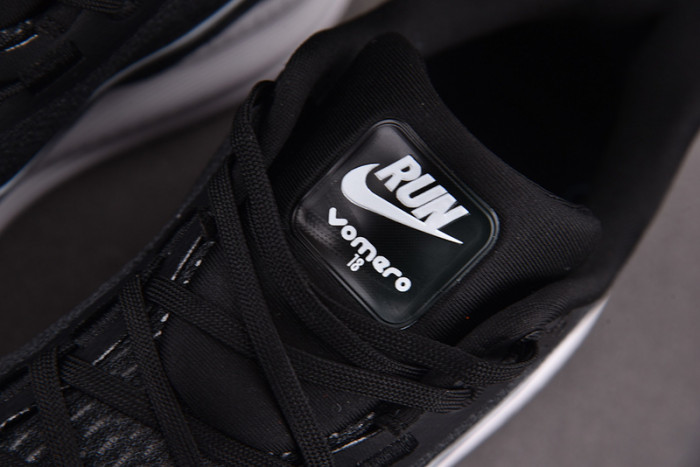 Nike Air Zoom Vomero 18