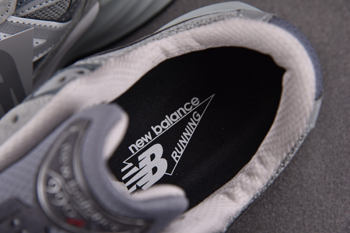 NEW BALANCE SNEAKER NB068