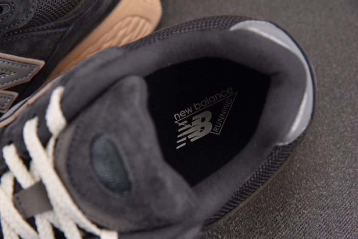 New Balance 2002R