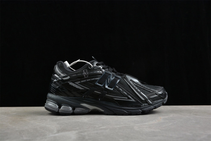 NEW BALANCE 1906A