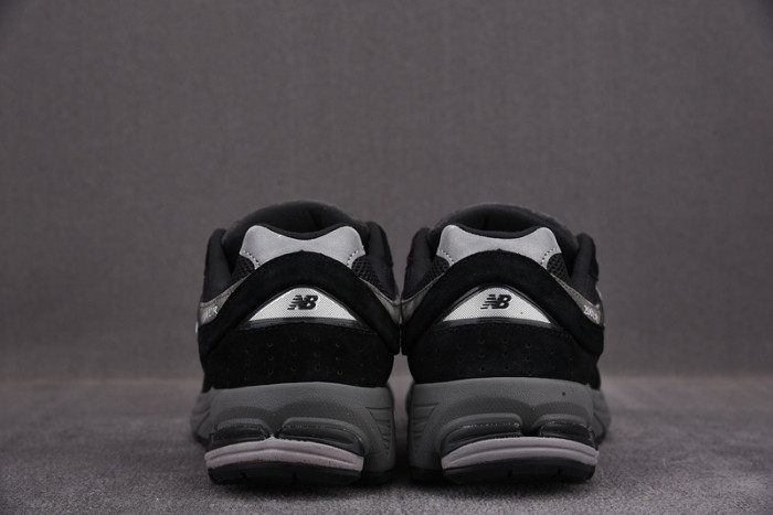 New Balance 2002R