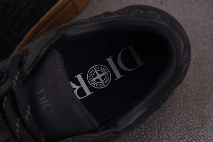 D10r b33 sneakers b330011