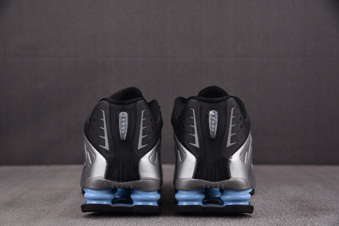 NIKE Shox R4 GS 