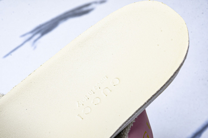 G*u*i sneaker