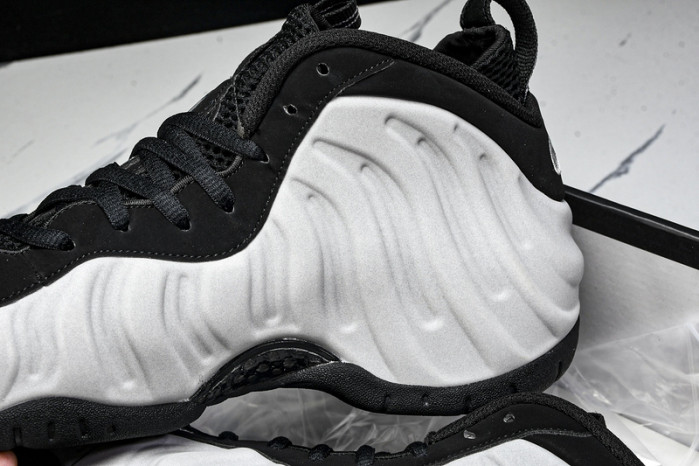 NIKE Air Foamposite Pro