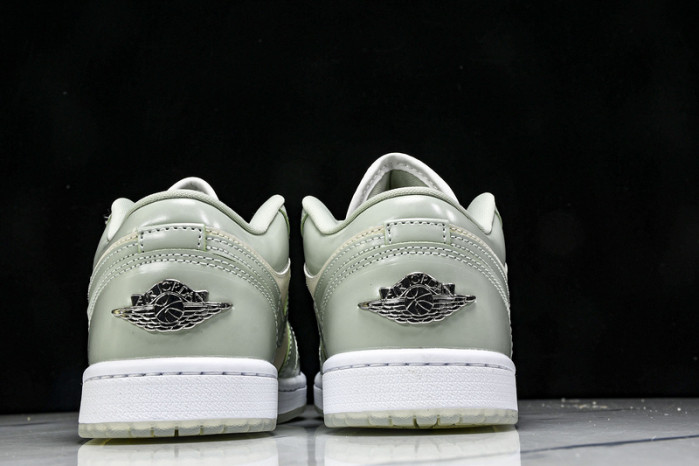 Air Jordan 1 Low SE