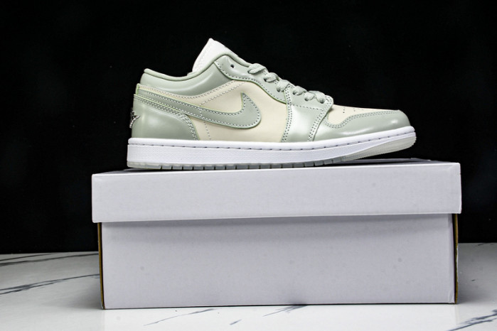 Air Jordan 1 Low SE