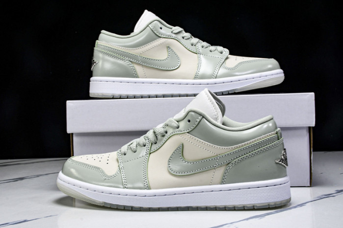 Air Jordan 1 Low SE