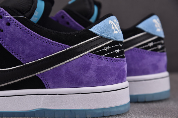 Hayley Wilson x NIKE Dunk Low SB