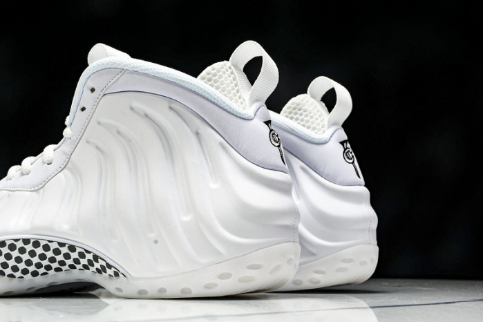 NIKE Air Foamposite One