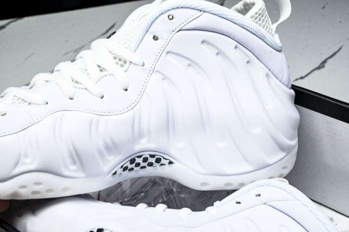 NIKE Air Foamposite One