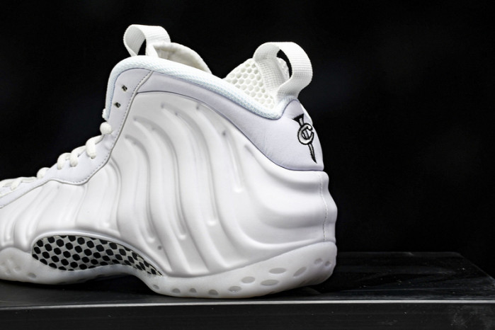 NIKE Air Foamposite One