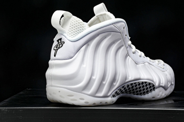 NIKE Air Foamposite One