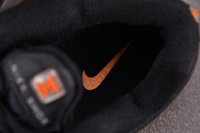 NIKE Shox R4