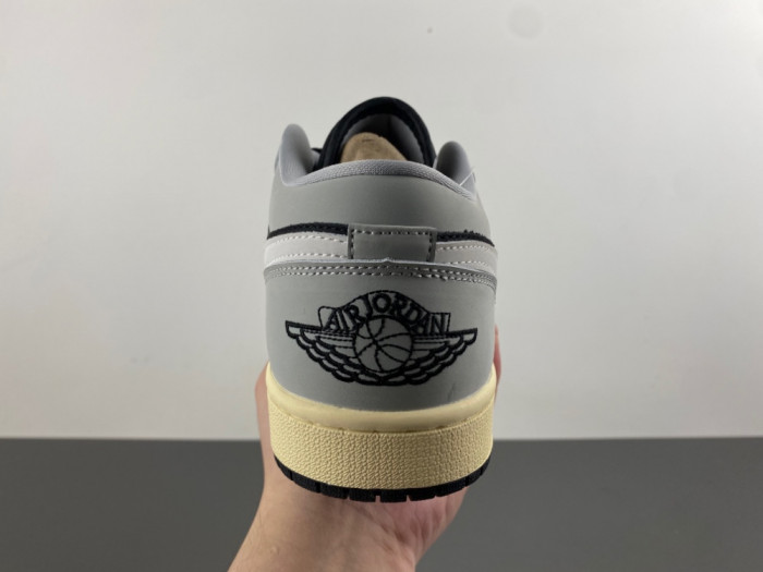 Air Jordan 1 Low