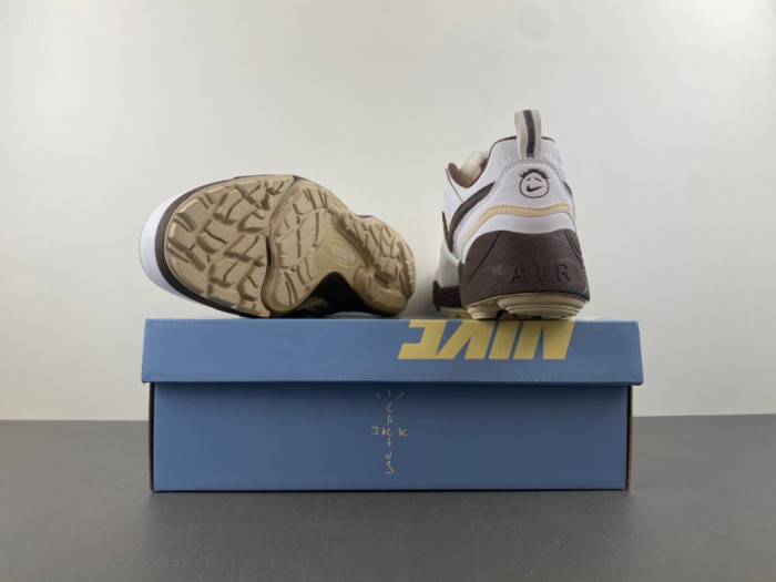 Travis Scott x Nike Zoom Field Jaxx