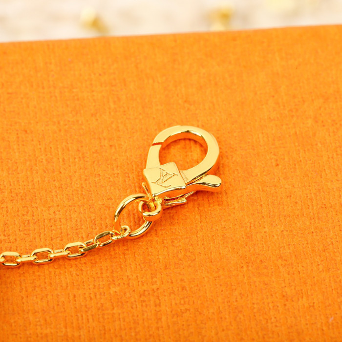 l0vis Vvtt0n lvbl0006