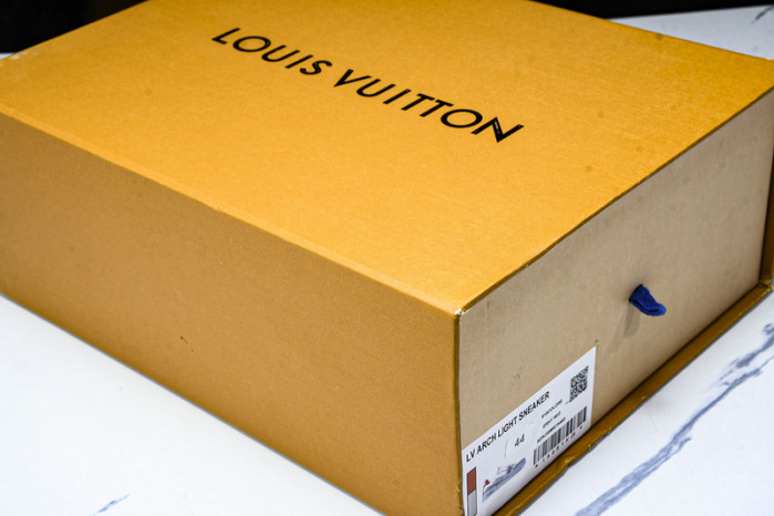 LV TRAINER SNEAKER