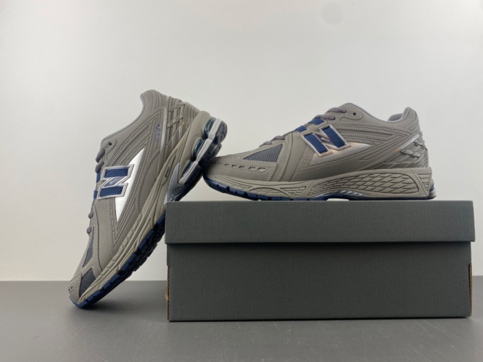 New Balance 1906R