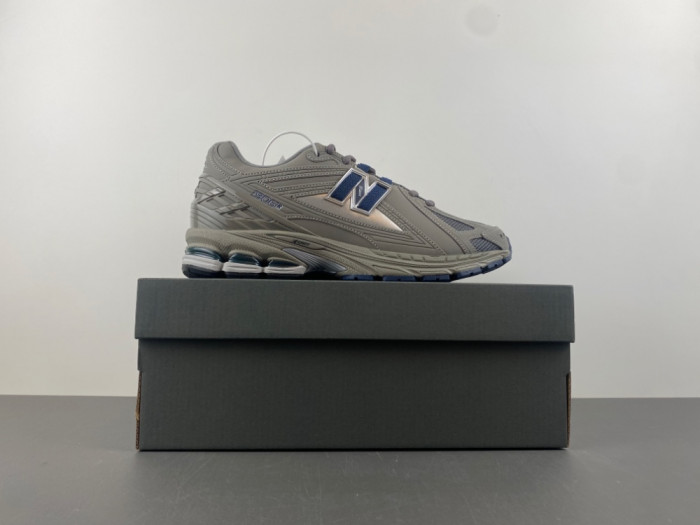 New Balance 1906R