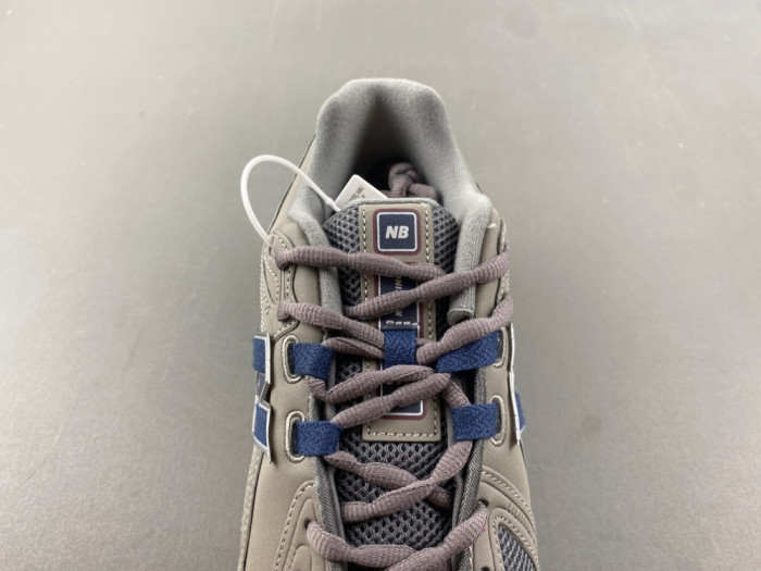 New Balance 1906R