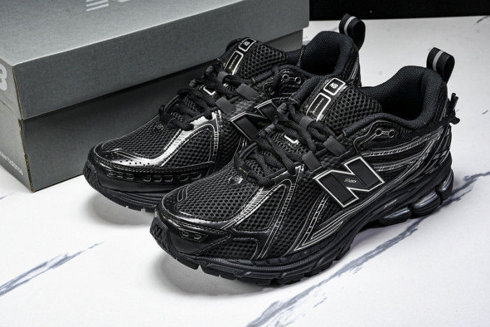 New Balance 1906R