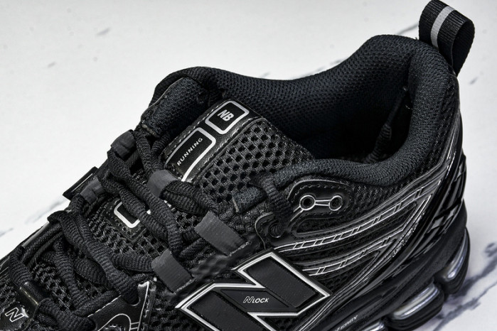 New Balance 1906R