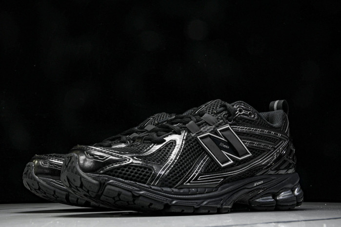 New Balance 1906R