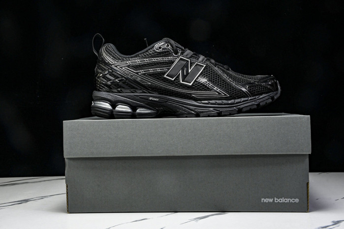 New Balance 1906R