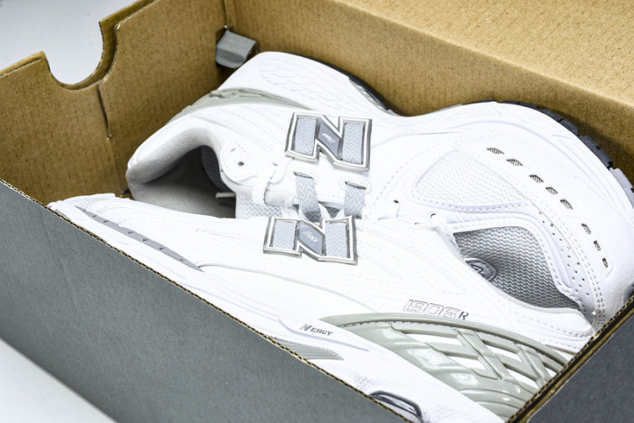 New Balance 1906R