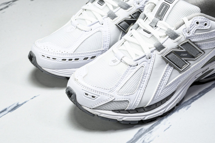 New Balance 1906R