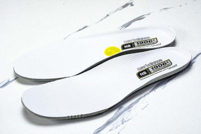 New Balance 1906R