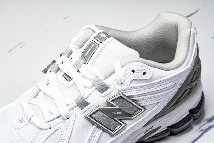 New Balance 1906R