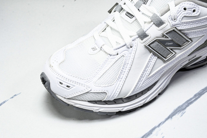 New Balance 1906R