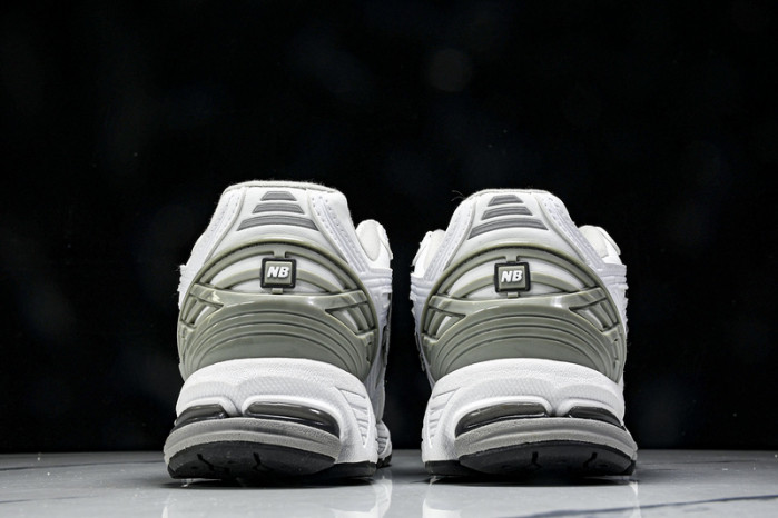 New Balance 1906R