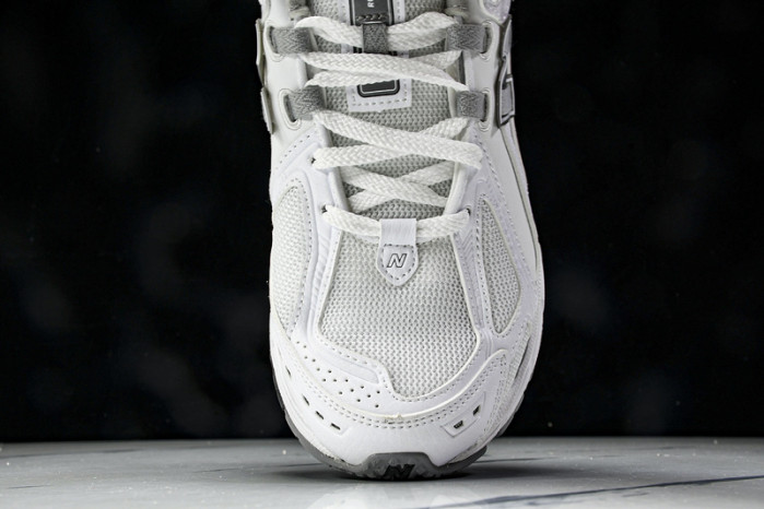 New Balance 1906R