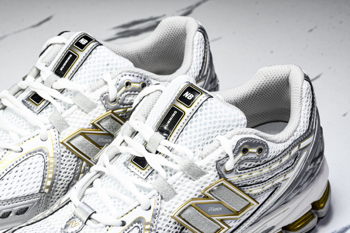 New Balance 1906R