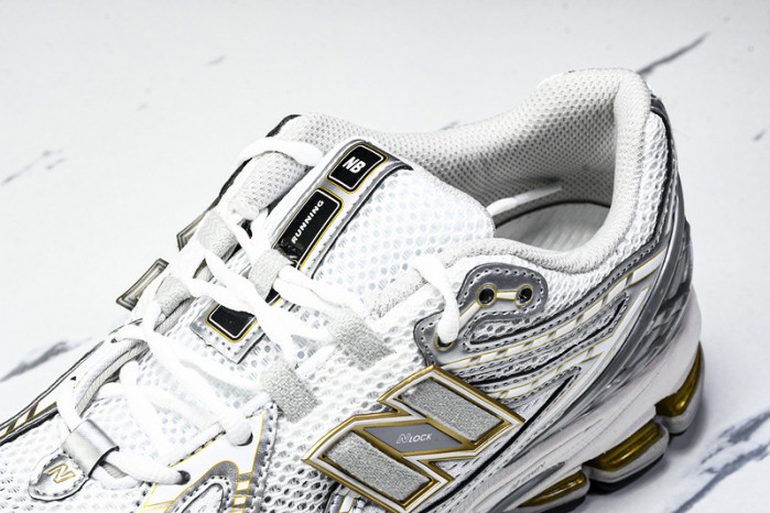 New Balance 1906R