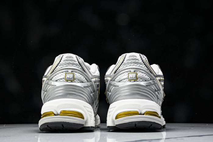 New Balance 1906R