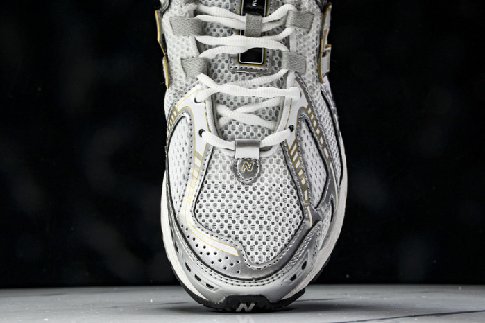 New Balance 1906R