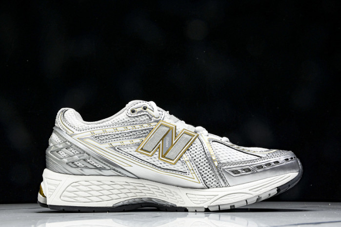New Balance 1906R