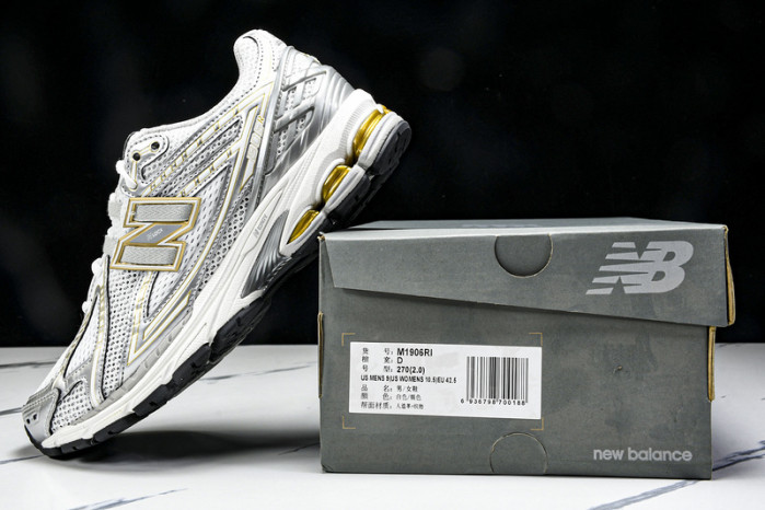 New Balance 1906R