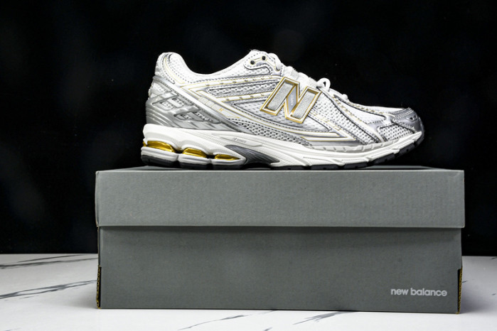 New Balance 1906R
