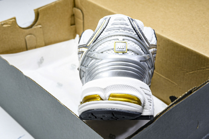 New Balance 1906R