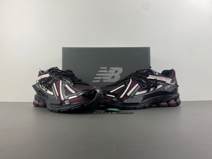 New Balance 1906A
