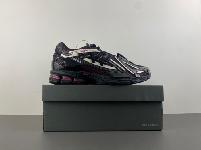 New Balance 1906A