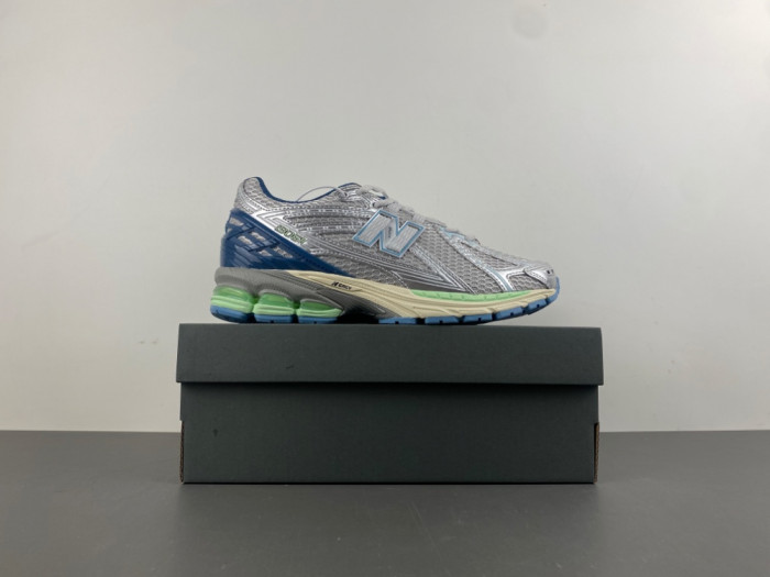 New Balance 1906R