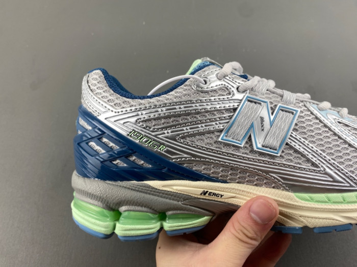 New Balance 1906R