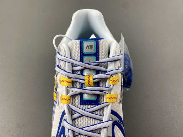 New Balance 1906R